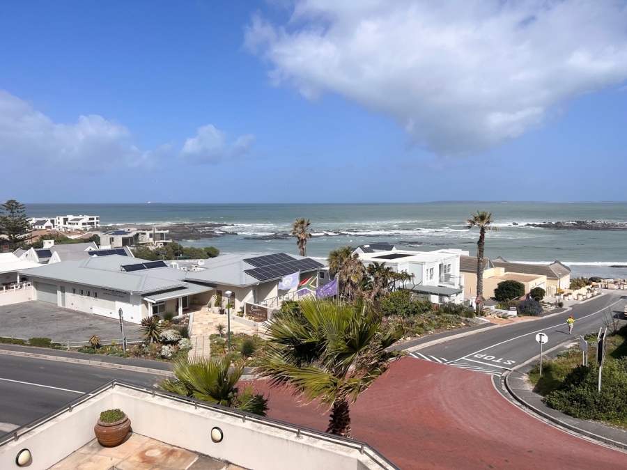 4 Bedroom Property for Sale in Bloubergstrand Western Cape